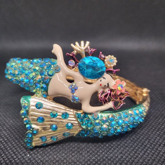 Jewelry - Cute Mermaid hinged cuff bracelet